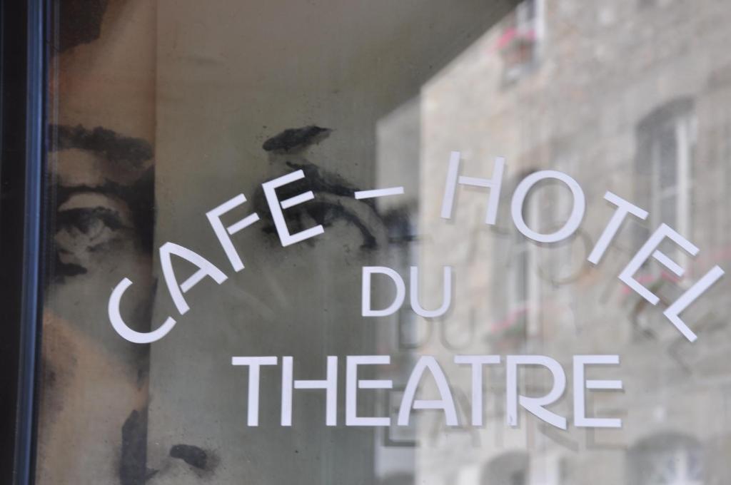 Cafe Hotel Du Theatre Dinan Phòng bức ảnh