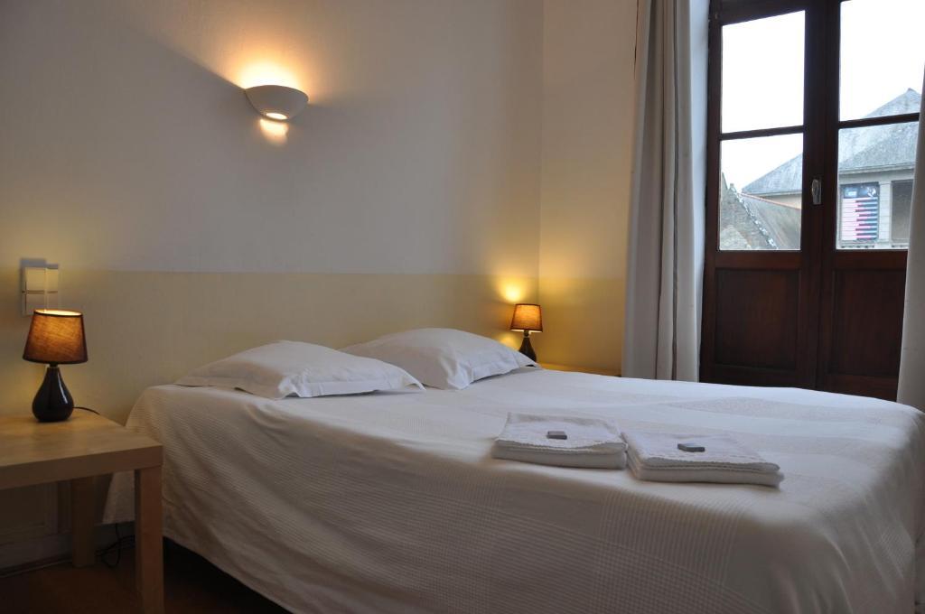 Cafe Hotel Du Theatre Dinan Ngoại thất bức ảnh