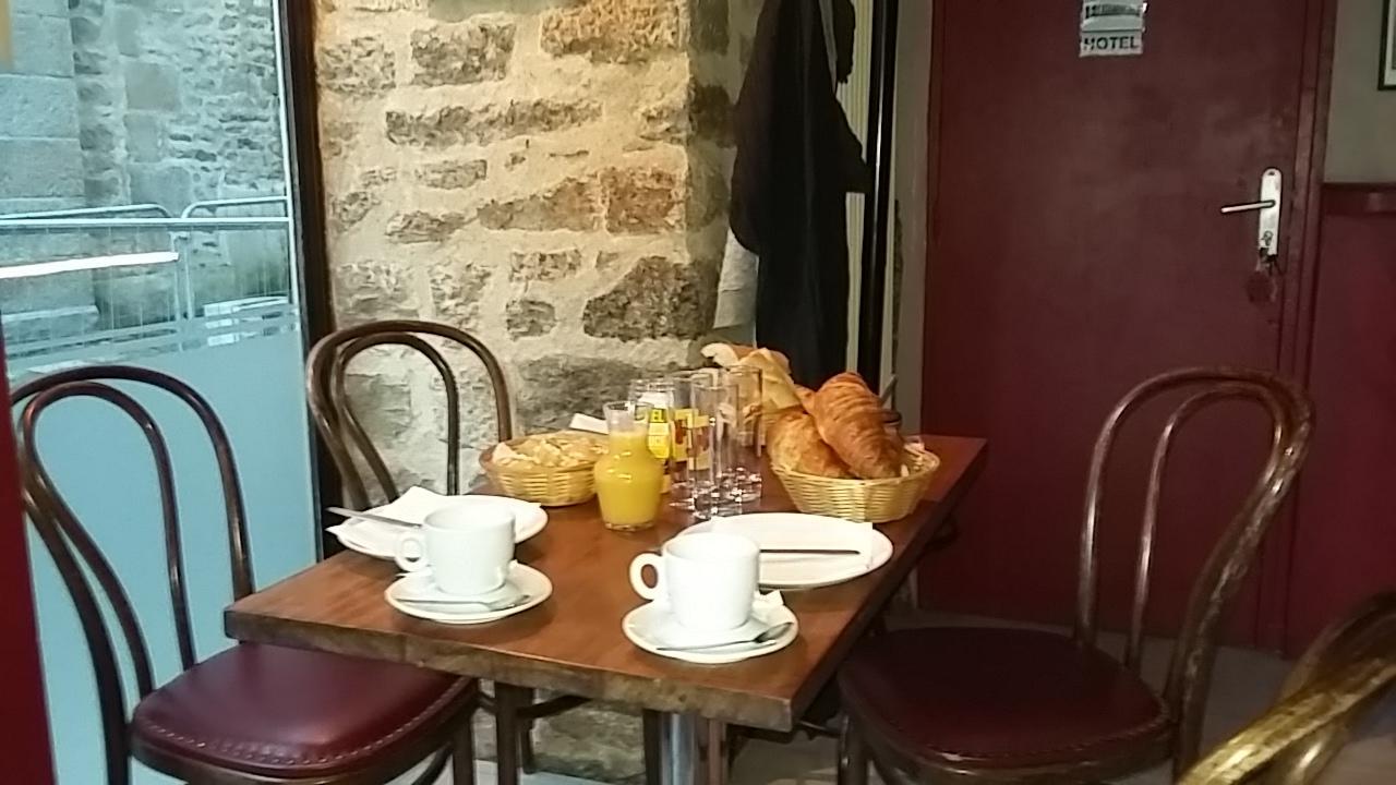 Cafe Hotel Du Theatre Dinan Ngoại thất bức ảnh